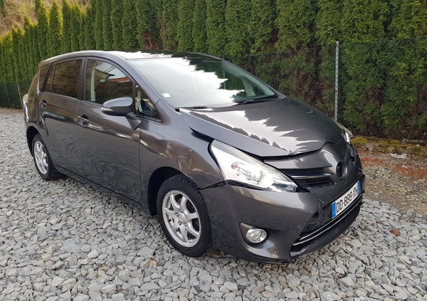 Toyota Verso cena 25500 przebieg: 127000, rok produkcji 2014 z Tarnobrzeg małe 466